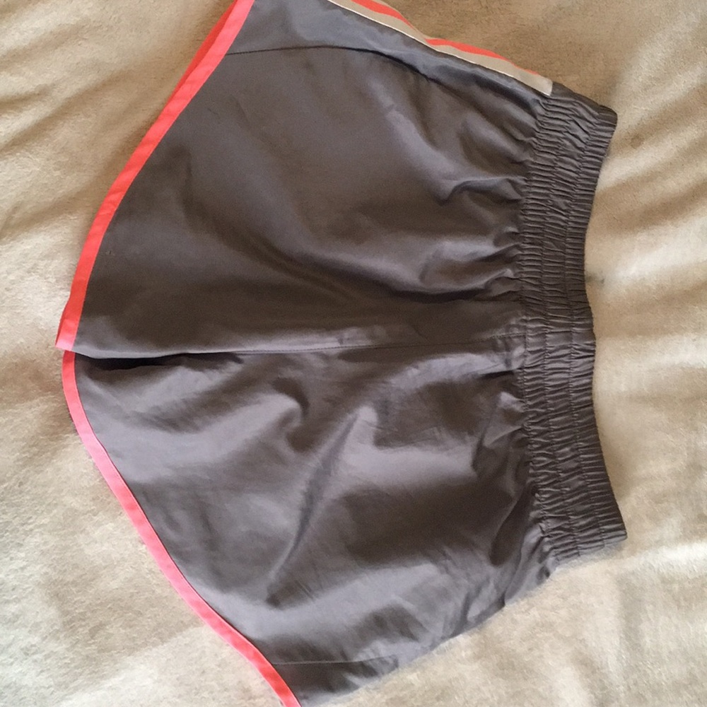 Shorts - Picture 2 of 3